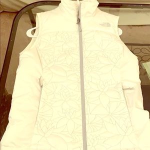 The North Face White vest😊